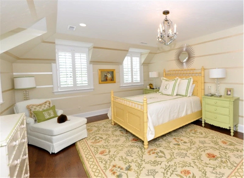 Asmara Inc. Flowing Coral CG Needlepoint Rug View All Rugs